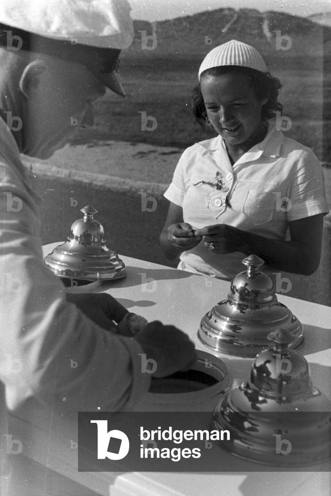 Vacation at the Baltic Sea, Germany 1930s (b/w photo)