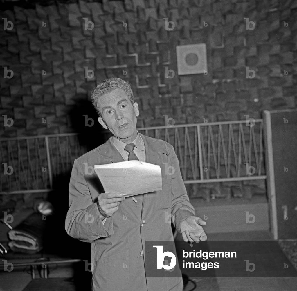 Later German news presenter Wilhelm Wieben (?) as a speaker in an early audio play of German TV and radio station NDR, Germany 1950s