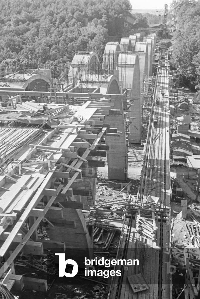 Construction of the motorway bridge near Stuttgart, Germany 1930s (b/w photo)