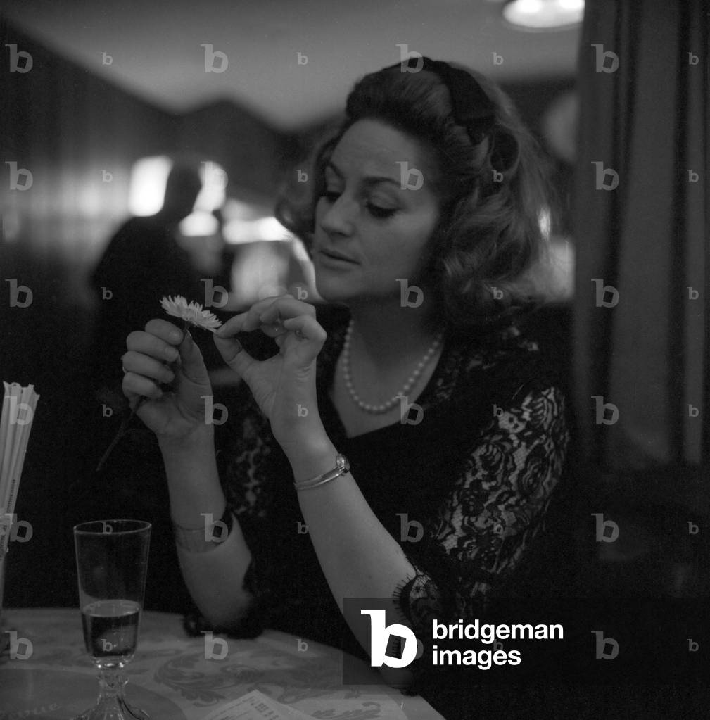 German actress and singer Undine von Medvey, ca 1957