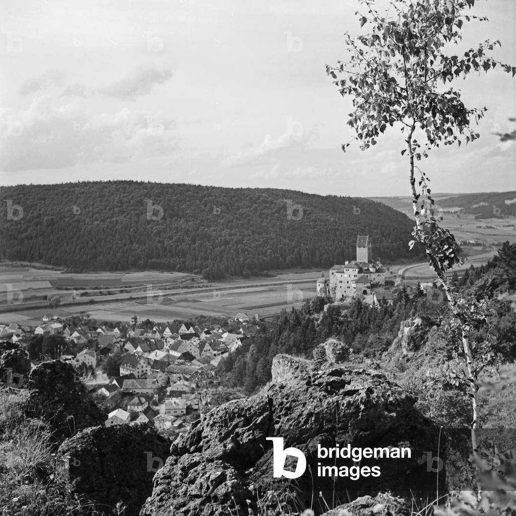 View to the town and the castle at Kipfenberg at Altmuehltal valley, Germany 1930s (b/w photo)