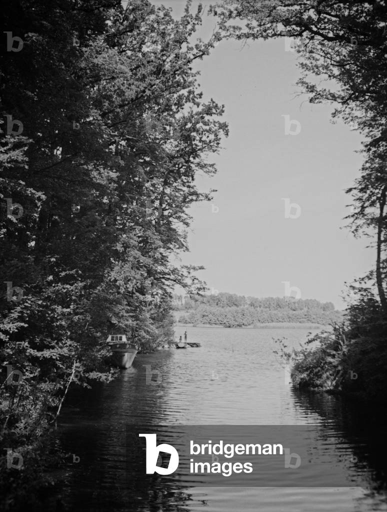 A river of the Alle water reservoir near Friedland, East Prussia, 1930s (b/w photo)