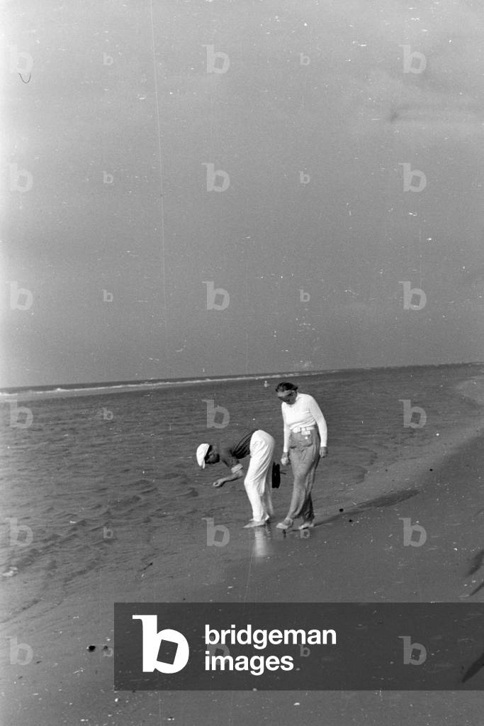 Holidaymakers on the beach of East Frisian island of Juist, Germany 1930s (b/w photo)