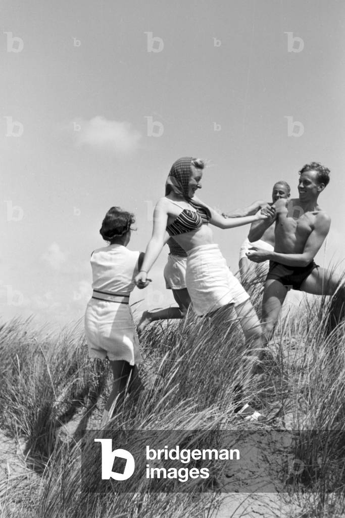 Vacations on Norderney, Germany 1930s (b/w photo)