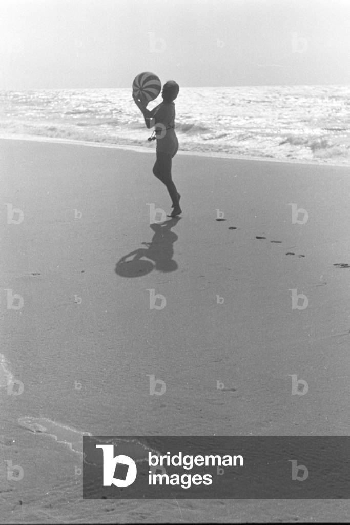 Vacation at the Baltic Sea, Germany 1930s (b/w photo)