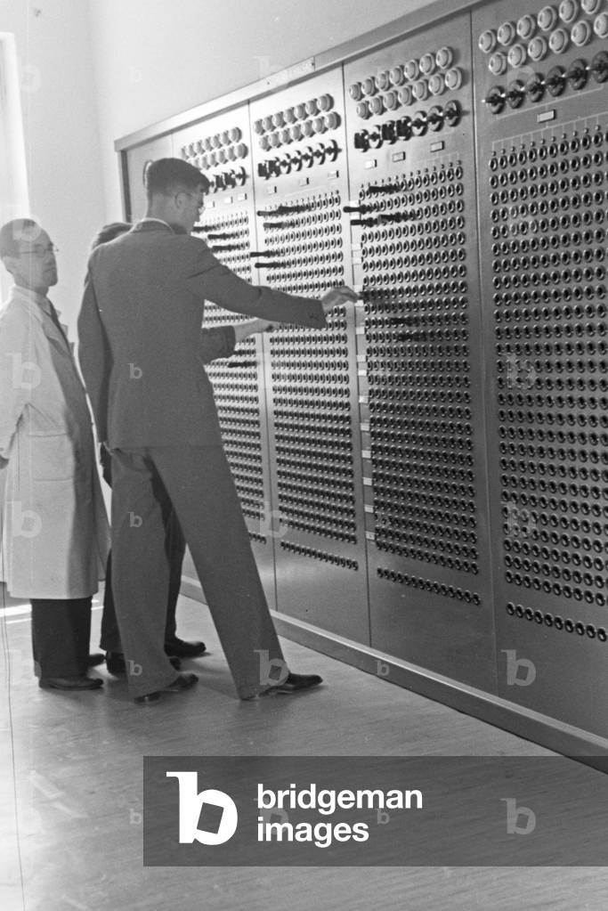 Staff members of the Kaiser Wilhelm Institute for physics in Berlin Dahlem, Germany 1930s (b/w photo)