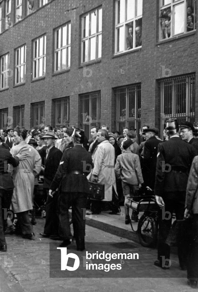 A demonstration escalates, 1950s