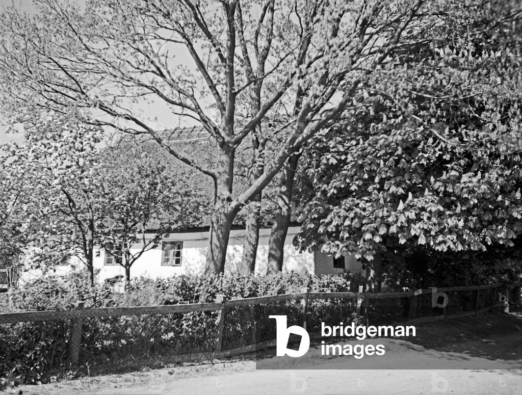 Farmhouse at Petersort near Vistula Lagoon, East Prussia, 1930s (b/w photo)