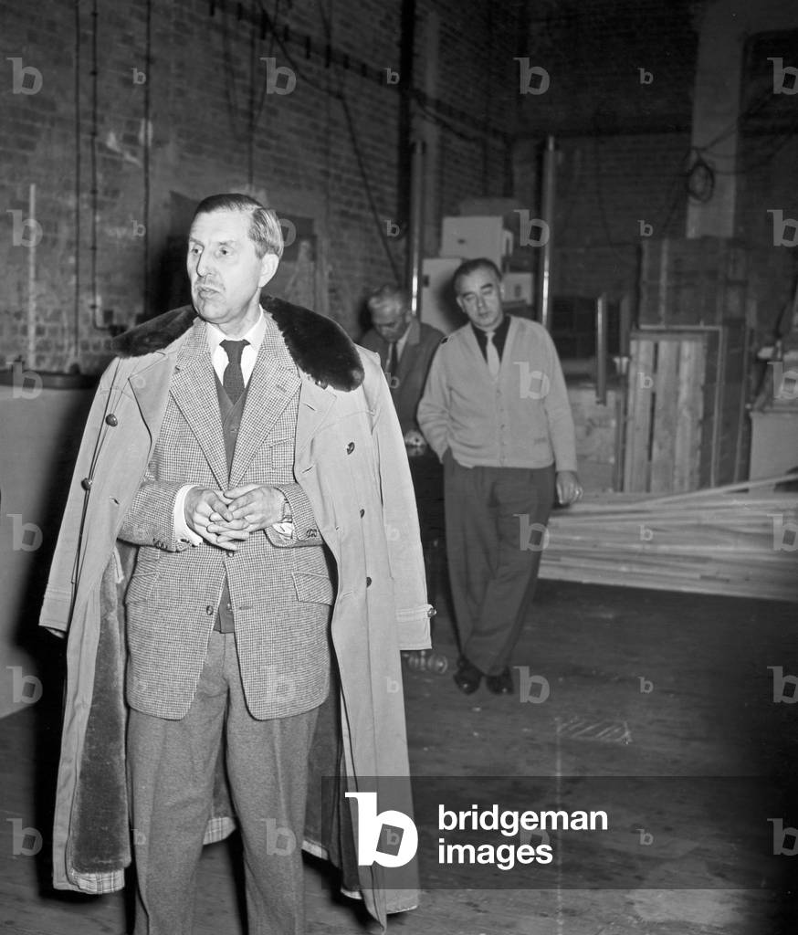 Actors coming to the studios of German TV and radio stadion Norddeutscher Rundfunk at Hamburg, Germany 1950s