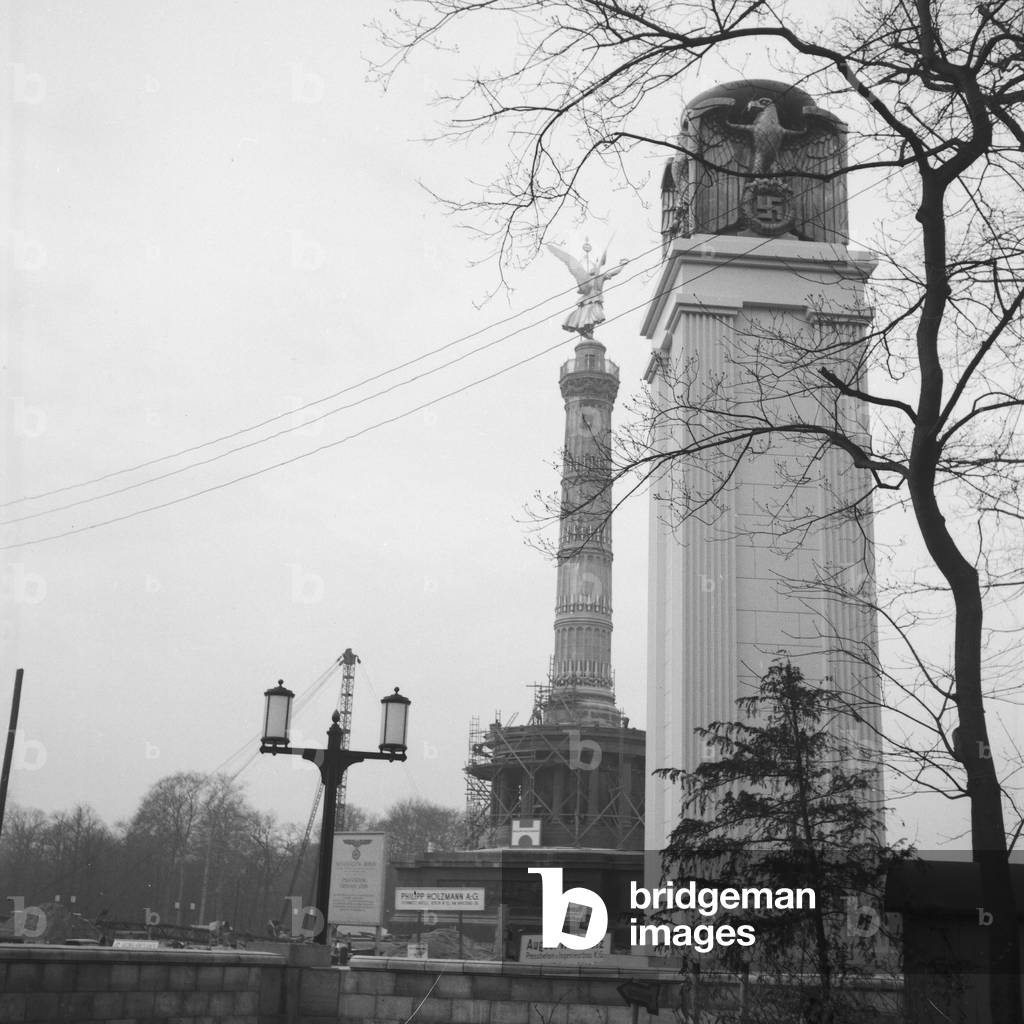 Construction area around the Berlin Siegessaeule, Germany 1930s (b/w photo)