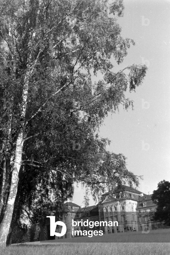 A trip to Weissenstein Palace in Pommersfeld, Germany 1930s (b/w photo)