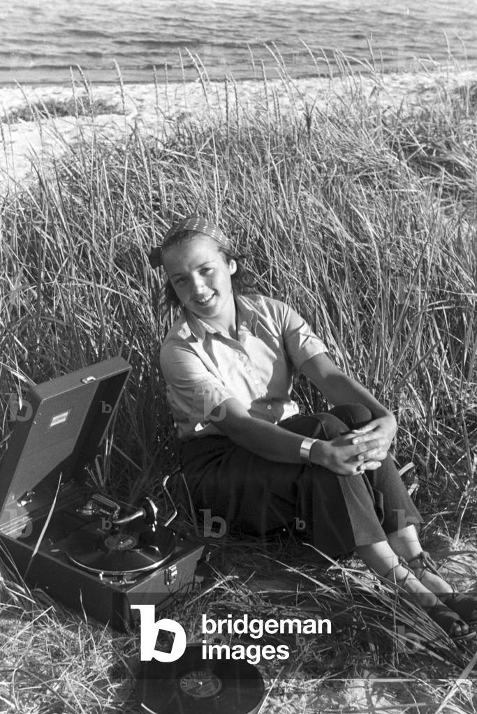 Vacation at the Baltic Sea, Germany 1930s (b/w photo)