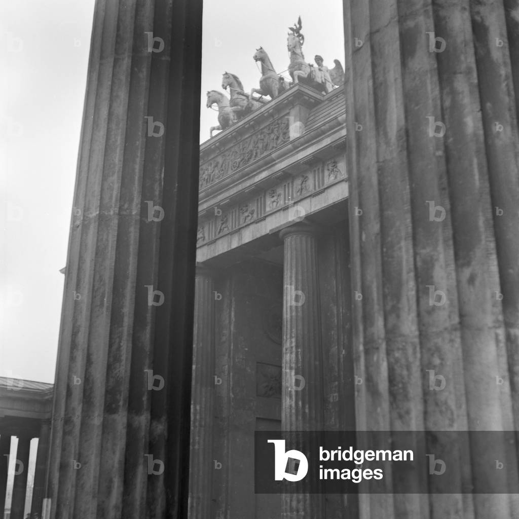 Brandenburg gate at Berlin, Germany 1930s (b/w photo)