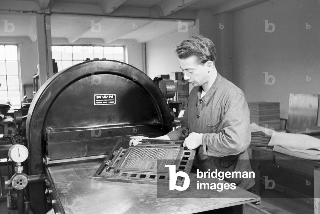Printing machines in the MAN plants, Germany 1930s (b/w photo)
