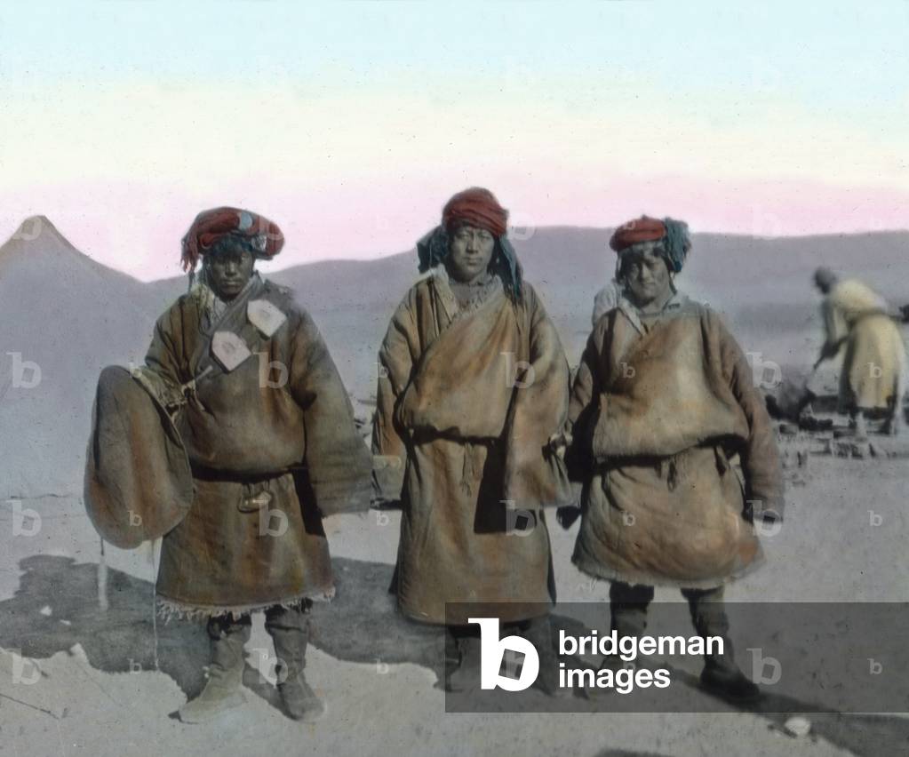 The mail messengers have reached the expedition camp