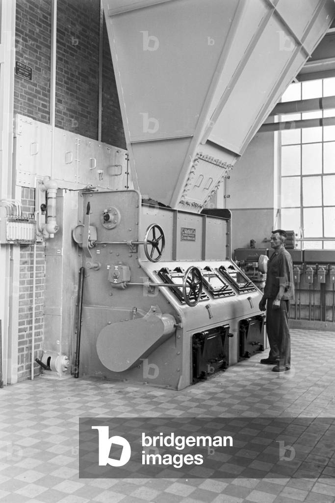 A guided tour through a factory of fatty acid in Witten, Germany 1930s (b/w photo)