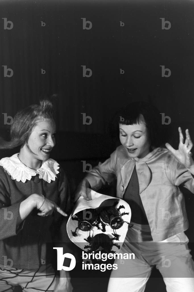 Scenes out of the dance theatre 