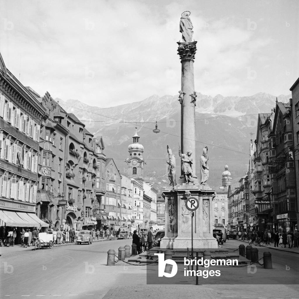 Mary's column at Maria-Theresien-Strasse street at Innsbruck in Austria, Germany 1930s (b/w photo)