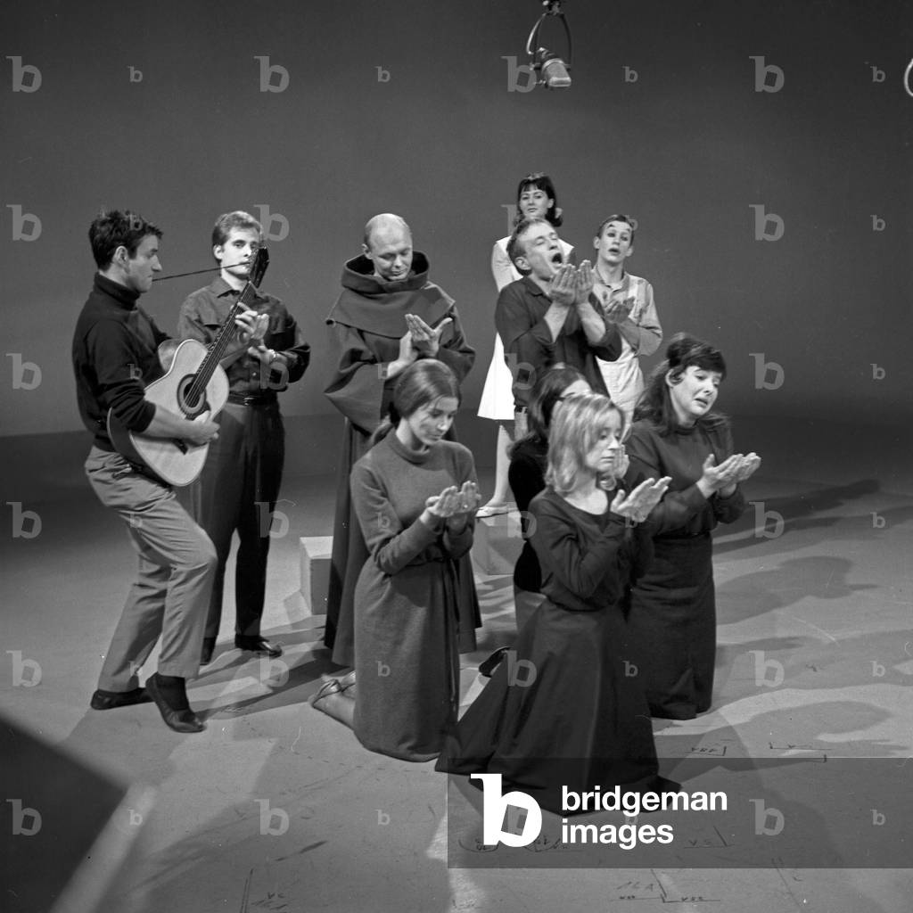 Music show with pantomime and a choir in a niche programm of Norddeutscher Rundfunk, Germany 1960s