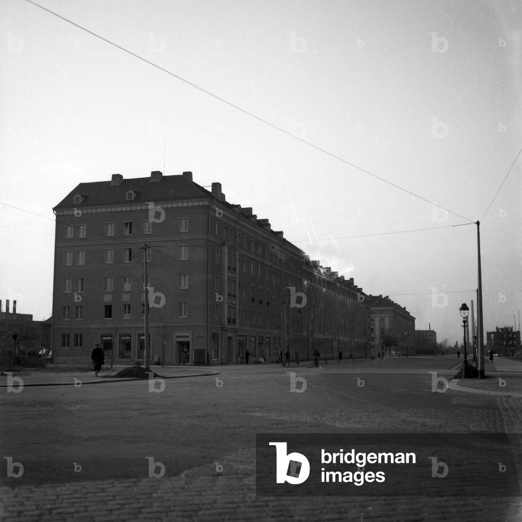 Streets and houses at the city of Dresden, 1954