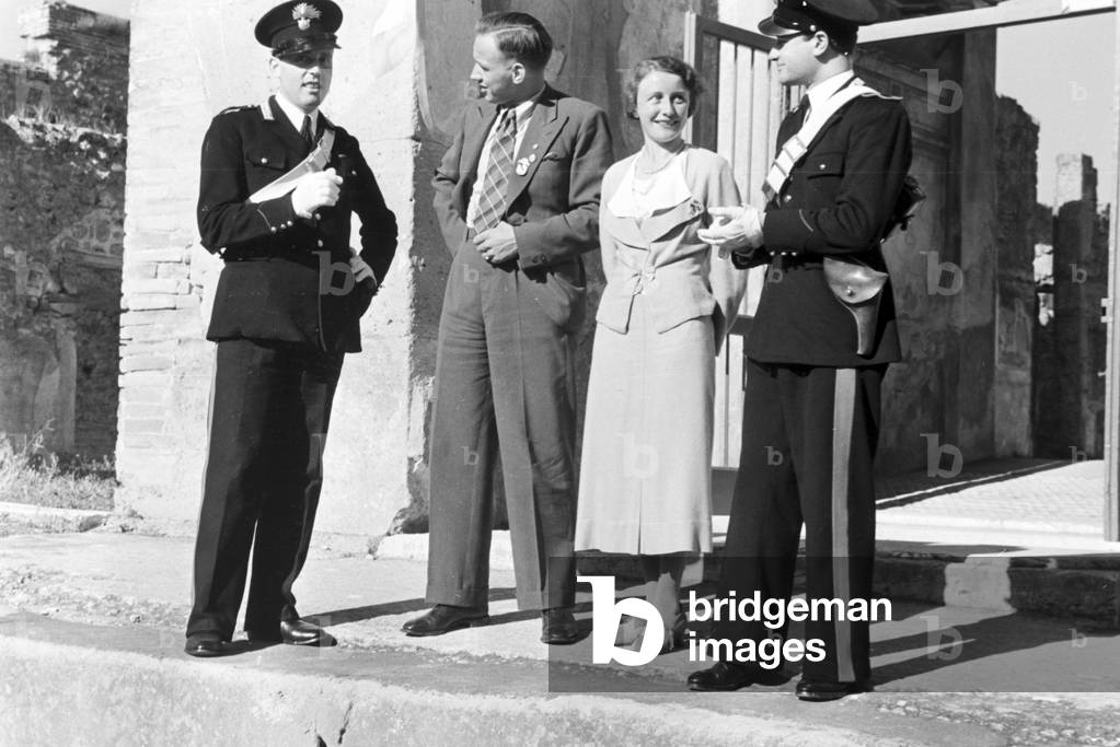 A trip to Italy, Italy 1930s (b/w photo)