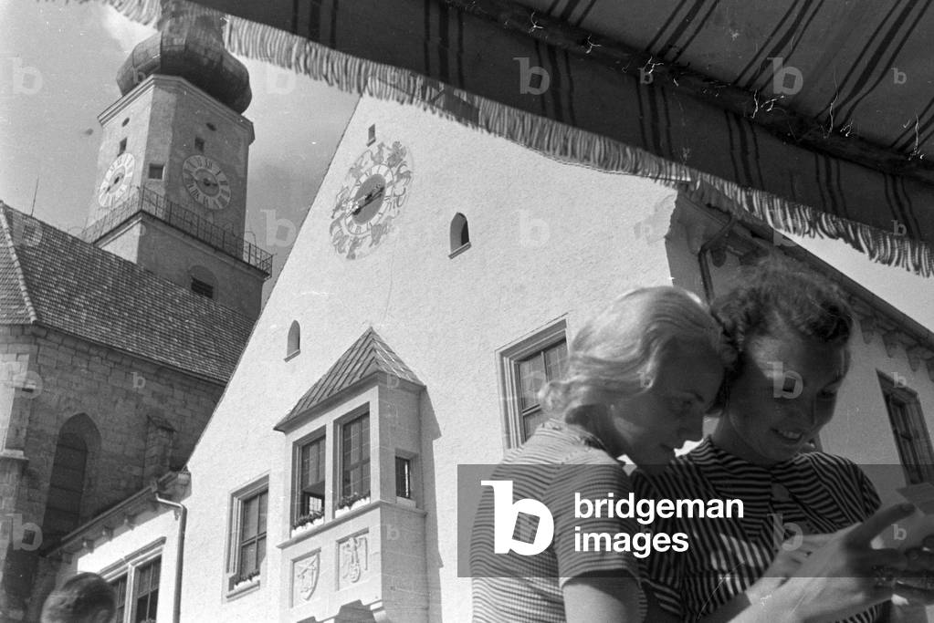 visitation of the citys Nürnberg and Cham, Germany 1930s (b/w photo)