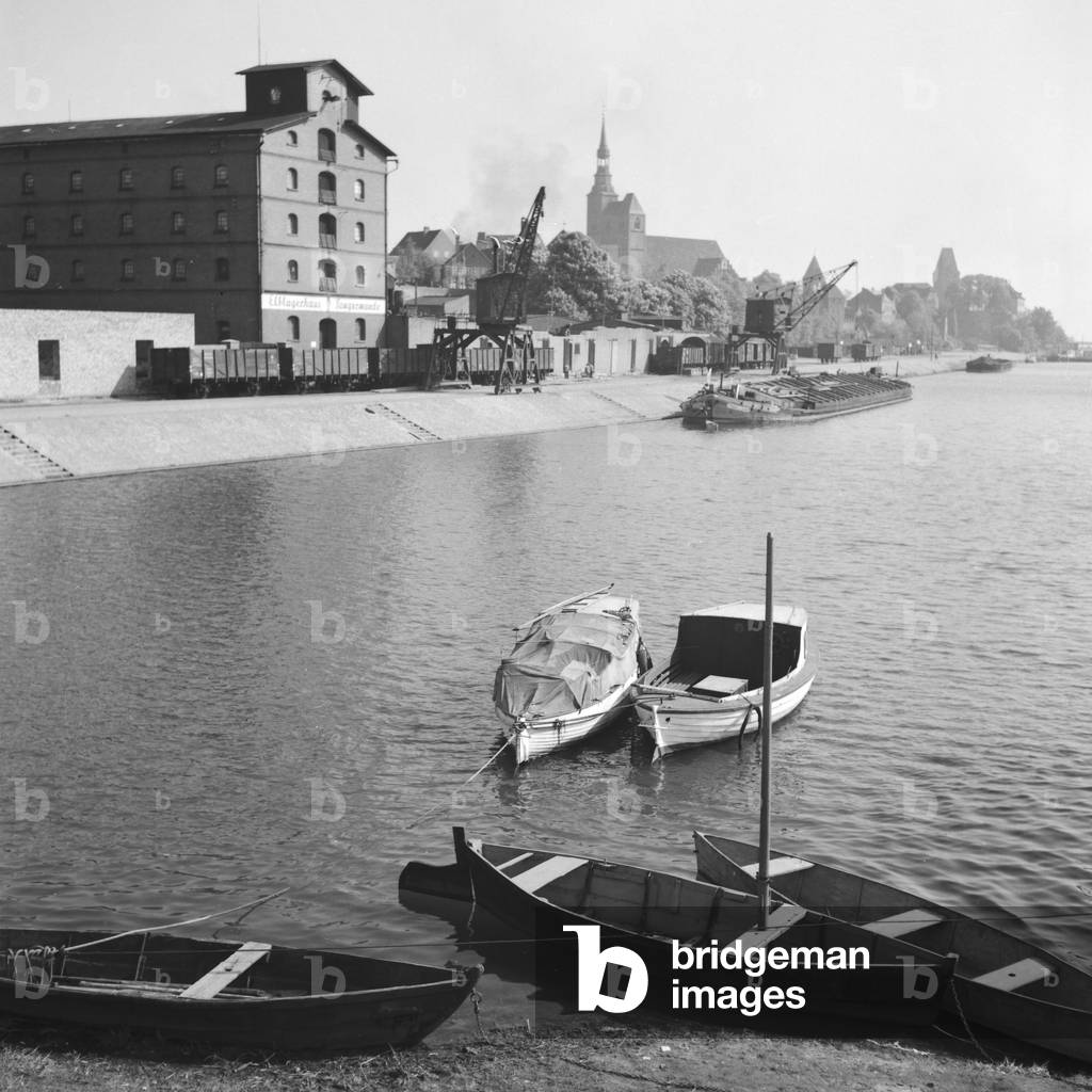 Tangermuende harbor, Germany 1930s (b/w photo)