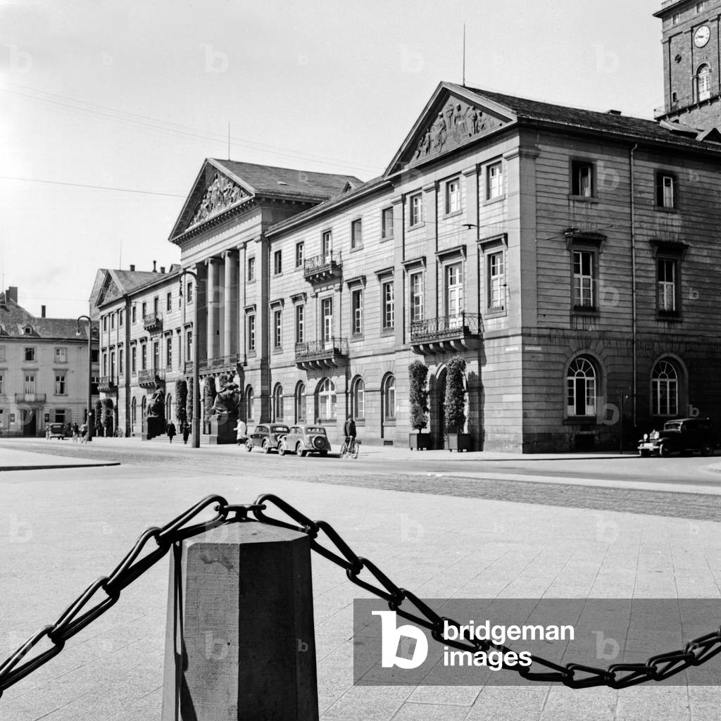 The Karlsruhe city hall, Germany 1930s (b/w photo)