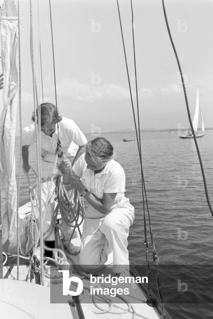 Sailing lessons on the Chiemsee, Germany 1930s (b/w photo)