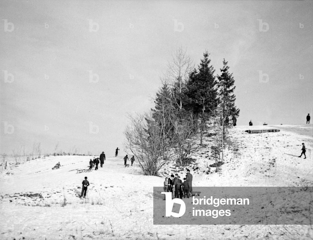At the ski jump of Zinten skiing region, East Prussia, 1930s (b/w photo)