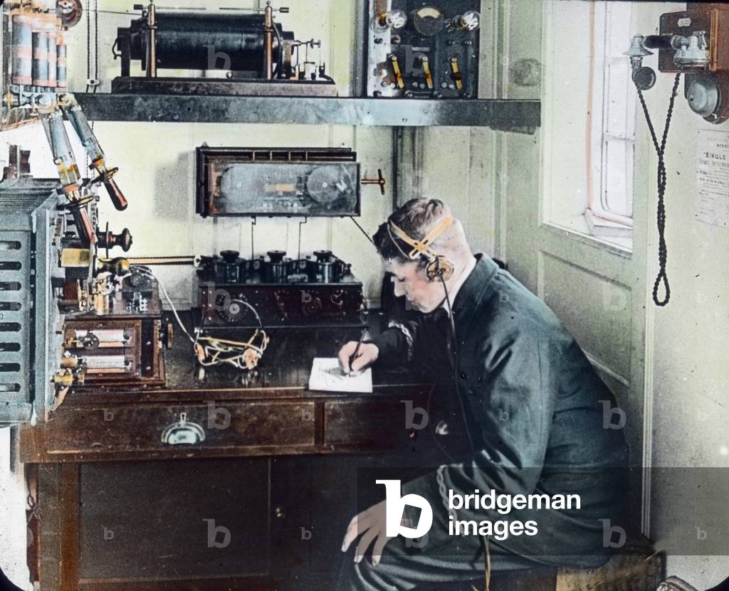 The maiden voyage of theTitanic - Titanic disaster - short transmissions of the wireless operator after the collision. 15. April 1912. Carl Simon Archive