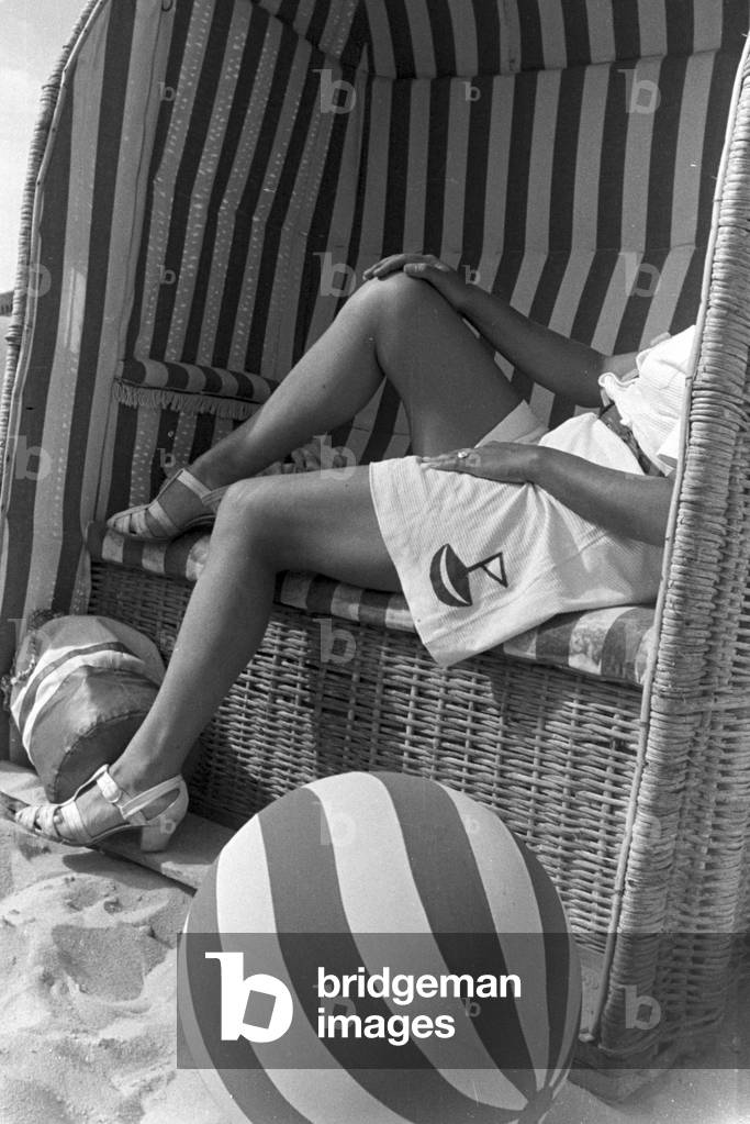Vacation at the Baltic Sea, Germany 1930s (b/w photo)