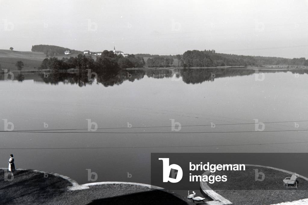 Panoramic view of the lake of Hartmannsberg castle, the residenz of sculptor Josef Thorak, Germany 1930s (b/w photo)