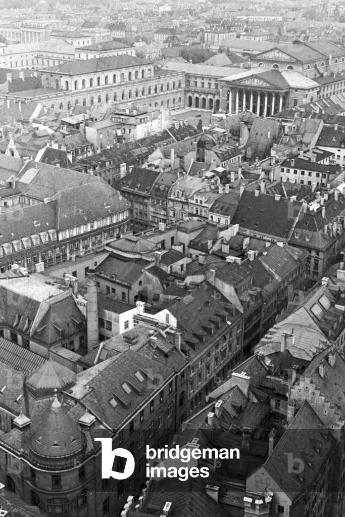 View to the city of Munich, Germany 1930s (b/w photo)