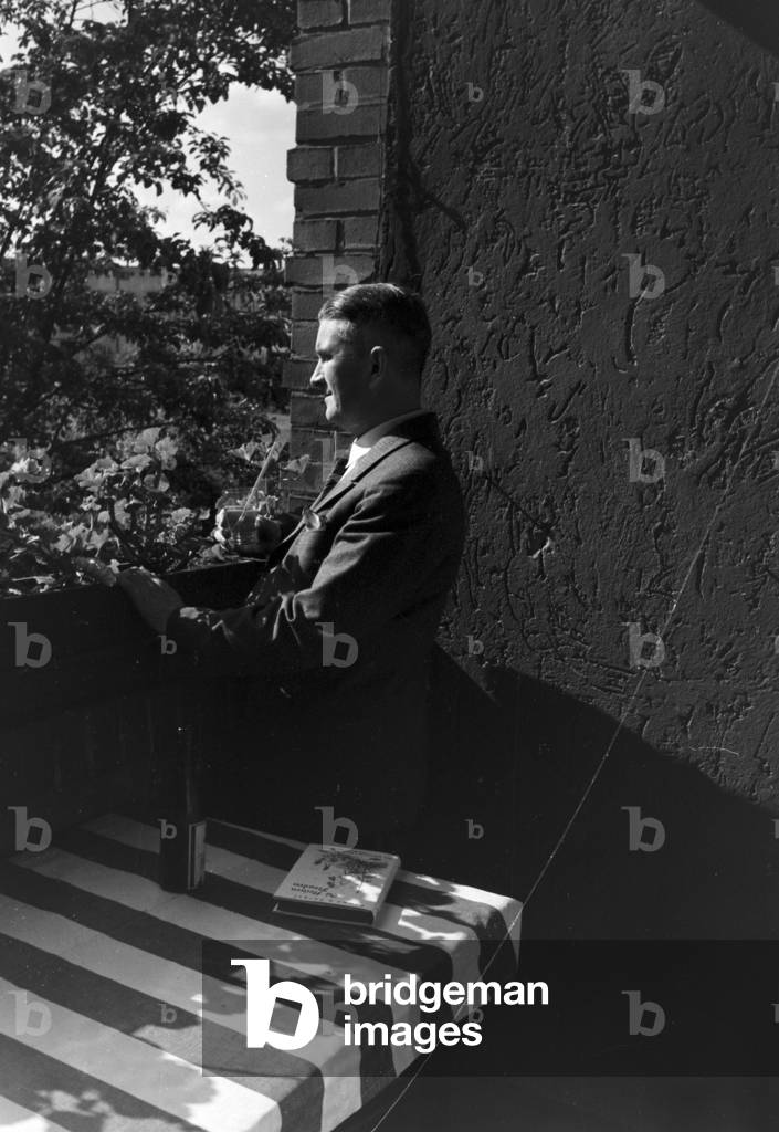 Procedure of a drinking cure, Germany 1930s (b/w photo)