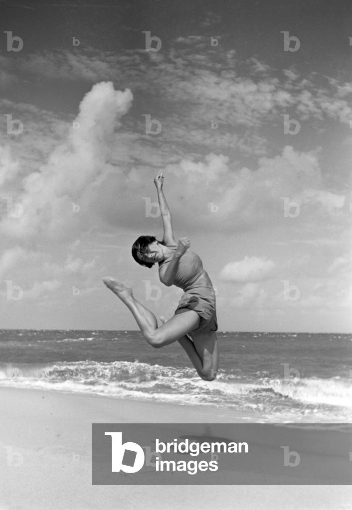 The popular dancer Gret Palucca on vacation on Sylt, Germany 1930s (b/w photo)