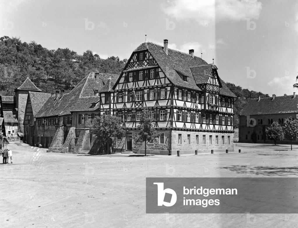 At spa resort Bad Nauheim, Germany 1930s (b/w photo)