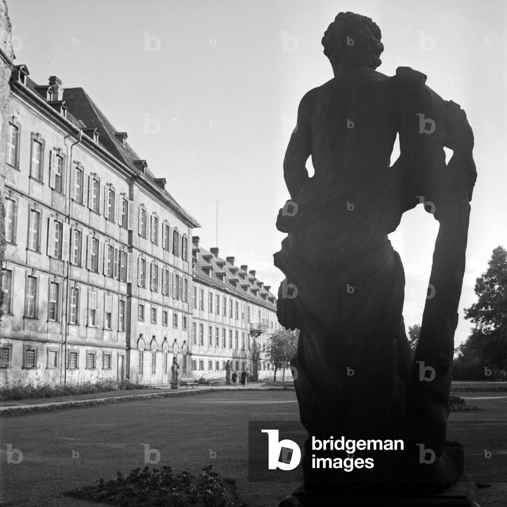 View from a sculpture to Fulda castle, Germany 1930s (b/w photo)