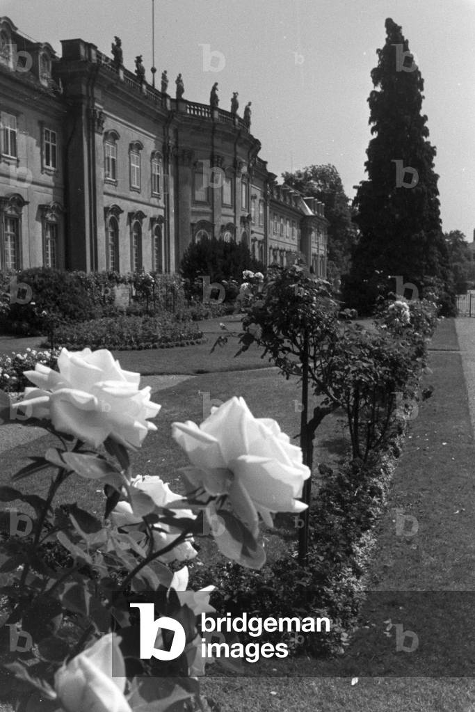 Promenading through Stuttgart, Germany 1930s (b/w photo)
