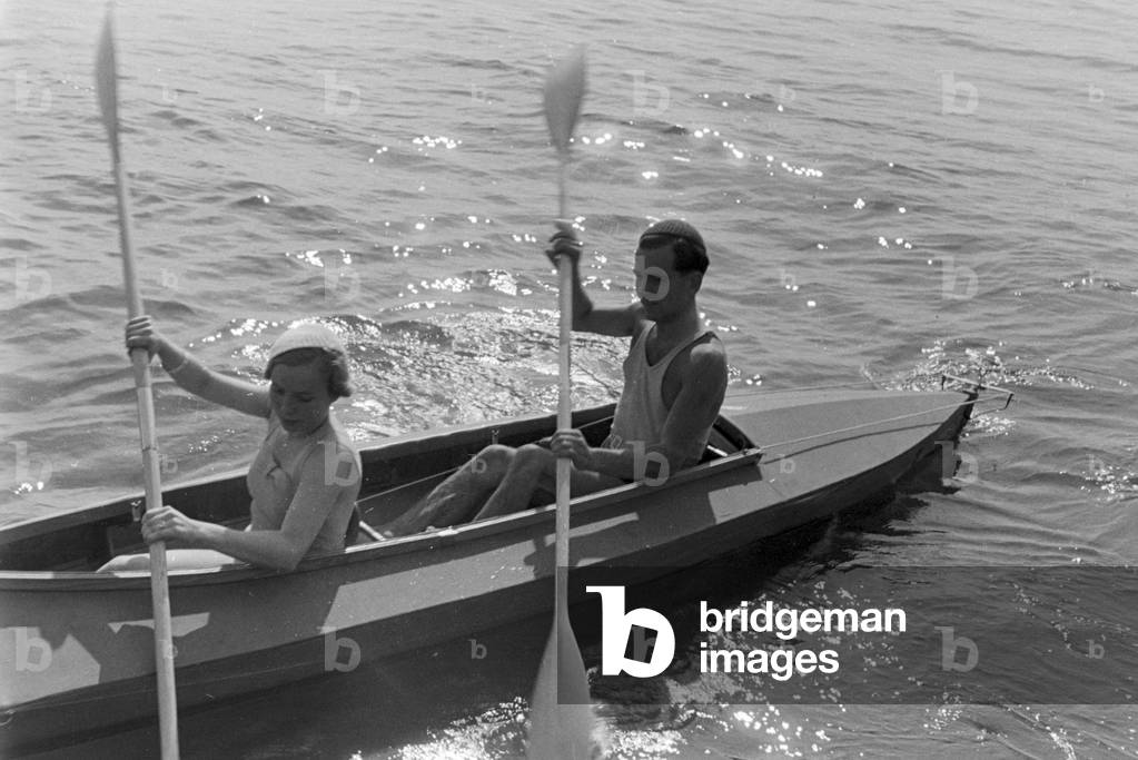 Vacation at the Baltic Sea, Germany 1930s (b/w photo)