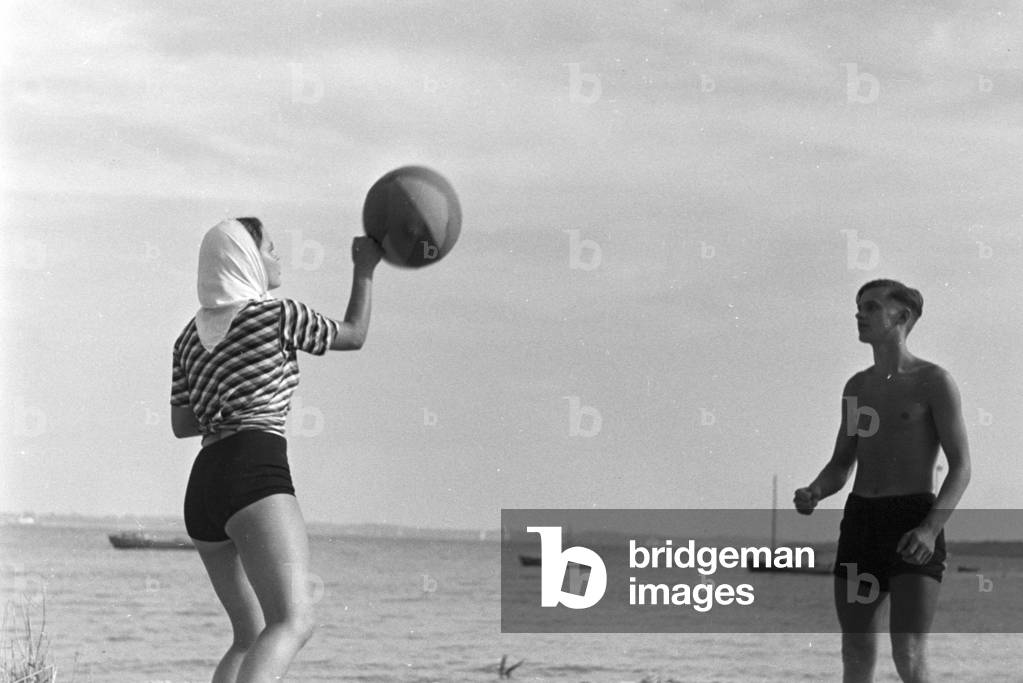 Vacation at the Baltic Sea, Germany 1930s (b/w photo)
