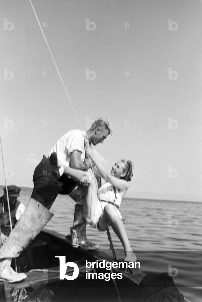 Summer vacations on the Baltic Sea, Germany 1930s (b/w photo)