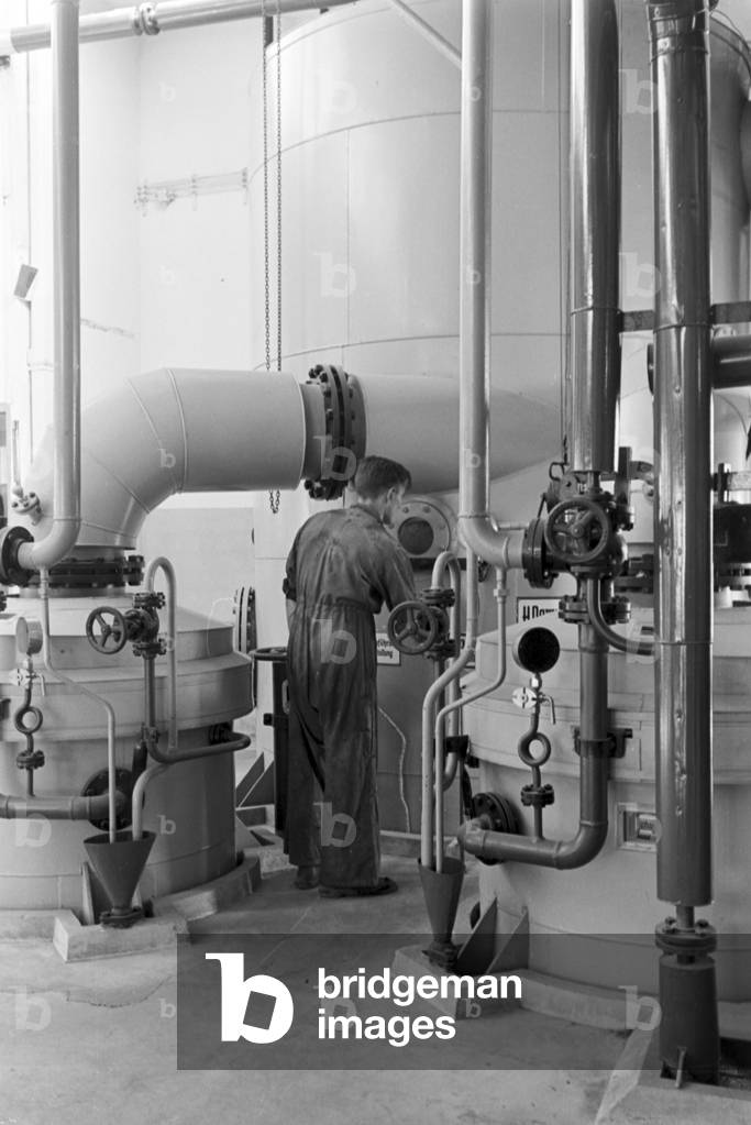 A guided tour through a factory of fatty acid in Witten, Germany 1930s (b/w photo)