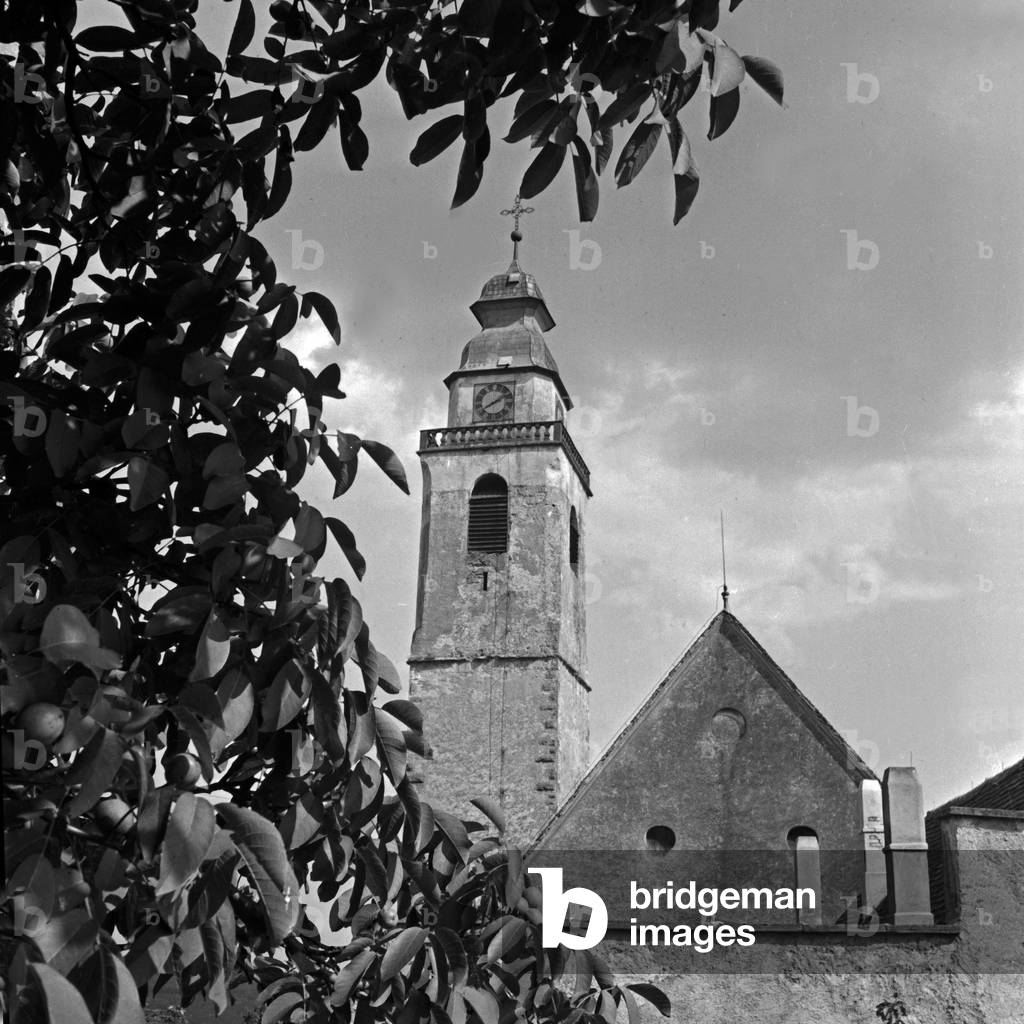 The collegiate church Heilig Kreuz at Horb at river Neckar, Black Forest, Germany 1930s (b/w photo)