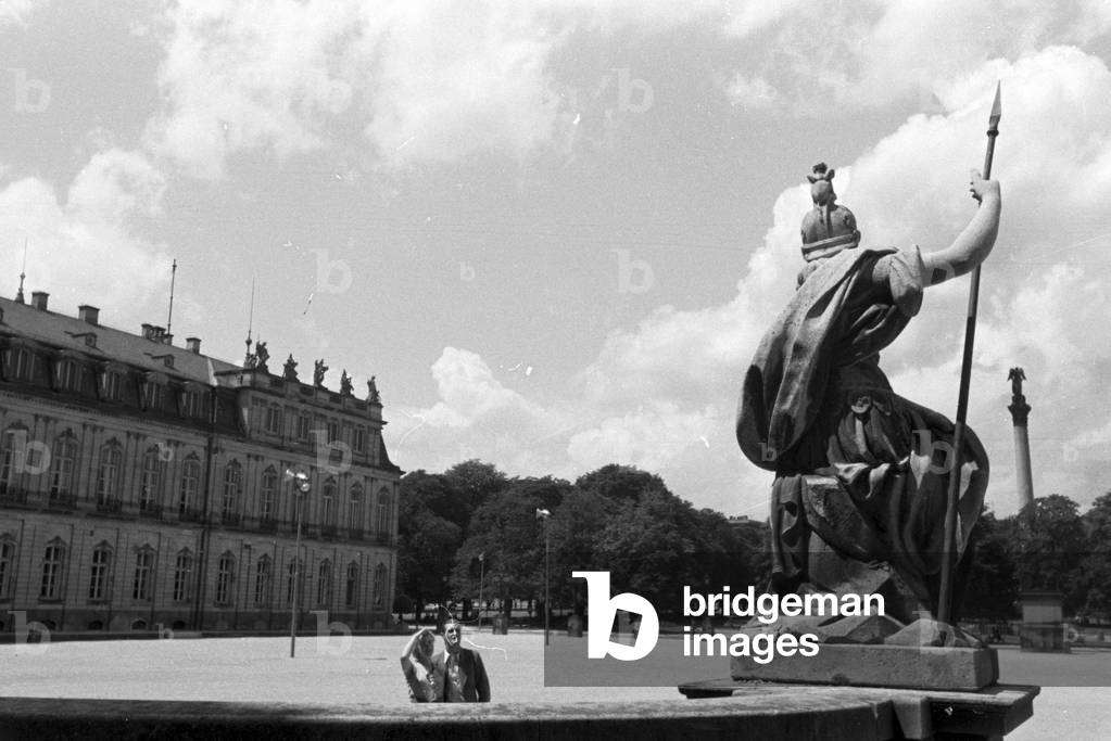 The main courtyard of the New Palace in Stuttgart, Germany 1930s (b/w photo)