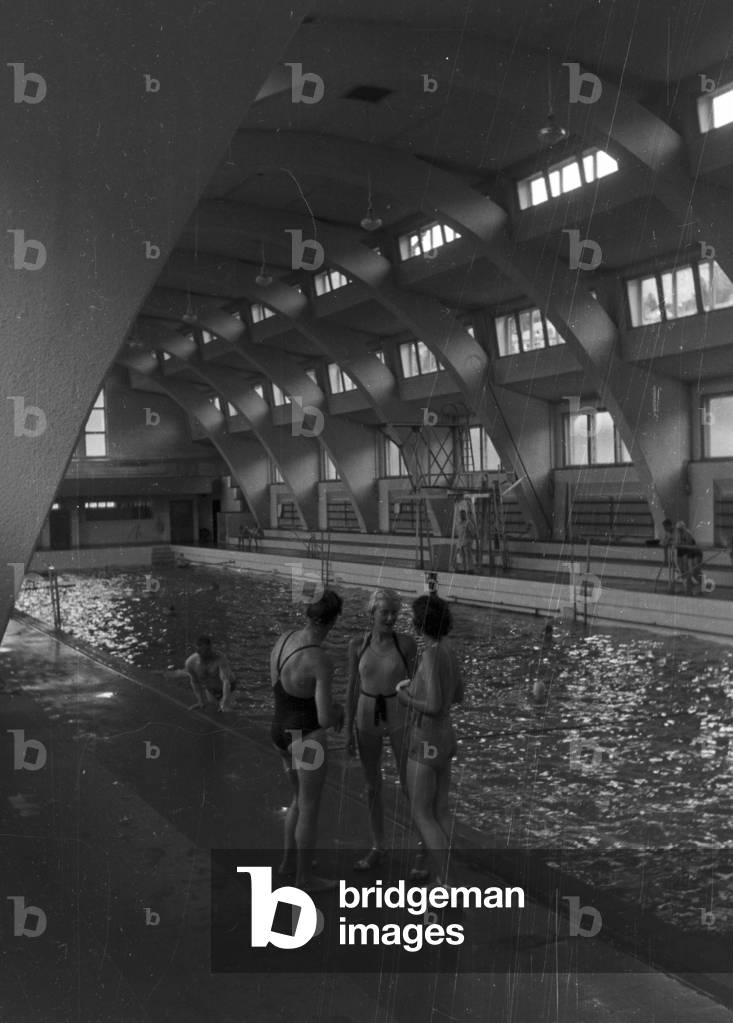 A trip to the historic indoor swimming pool in Heslach, Germany 1930s (b/w photo)