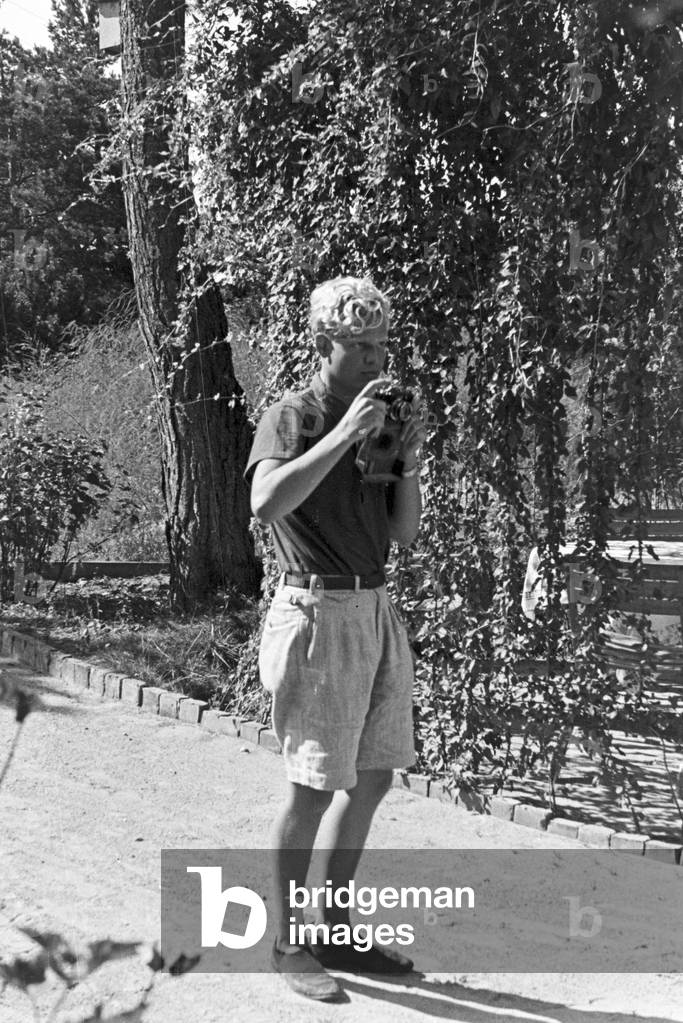 Vacation at the Baltic Sea, Germany 1930s (b/w photo)
