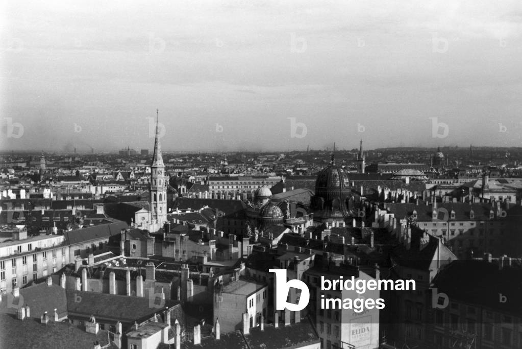 View of the historic center of Vienna, Germany 1930s (b/w photo)