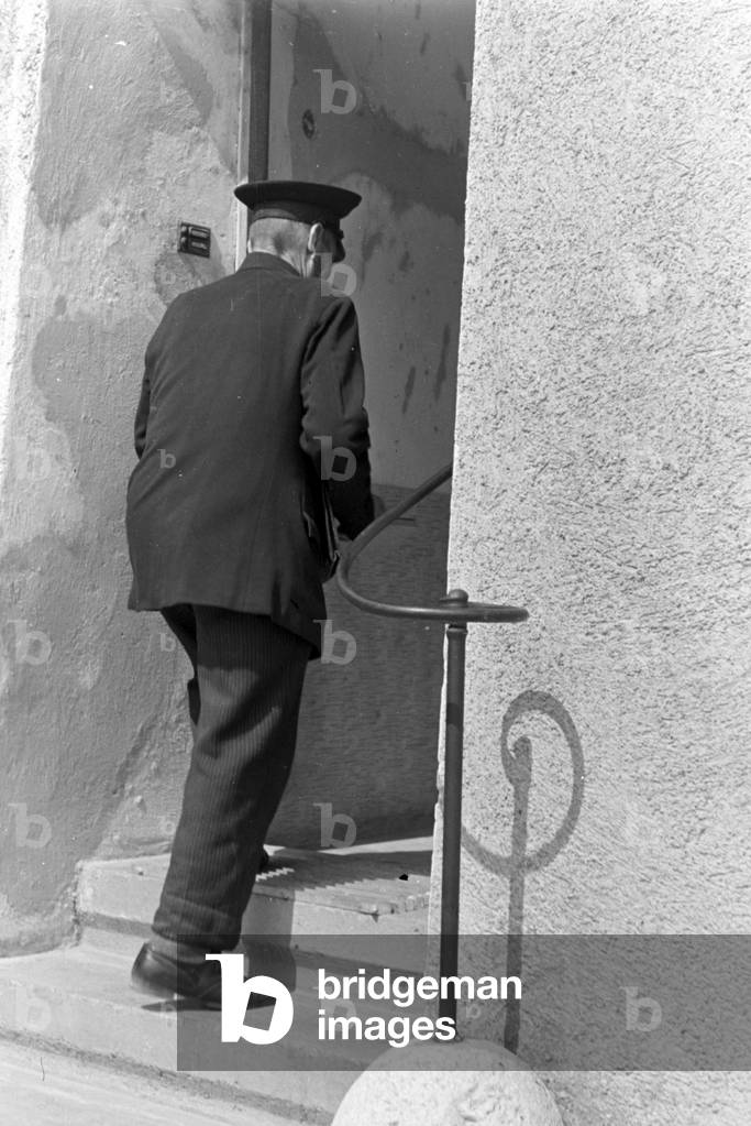 Vacation at Burghausen in Bavaria, Germany 1930s (b/w photo)