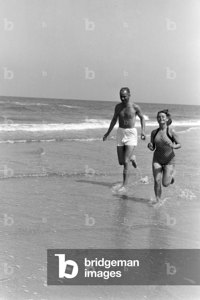Vacations on Norderney, Germany 1930s (b/w photo)